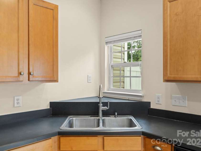 8430 Big Creek Court, Matthews, NC 28105.  MLS# CAR4295677, YatesRealty ID 34979. 