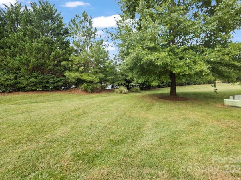 8430 Big Creek Court, Matthews, NC 28105.  MLS# CAR4295677, YatesRealty ID 34979. 