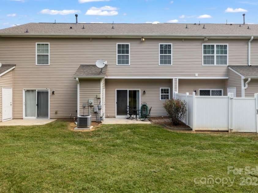 8430 Big Creek Court, Matthews, NC 28105.  MLS# CAR4295677, YatesRealty ID 34979. 