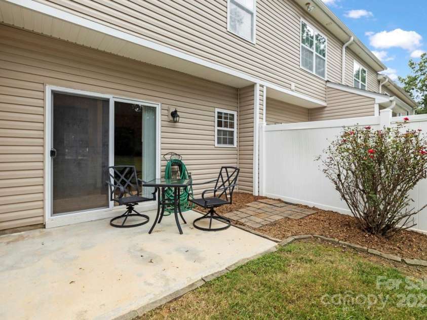 8430 Big Creek Court, Matthews, NC 28105.  MLS# CAR4295677, YatesRealty ID 34979. 