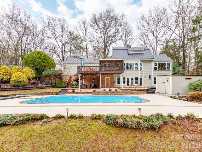 5361 Five Knolls Drive, Charlotte, NC 28226.  MLS# CAR4352496, YatesRealty ID 3498. 