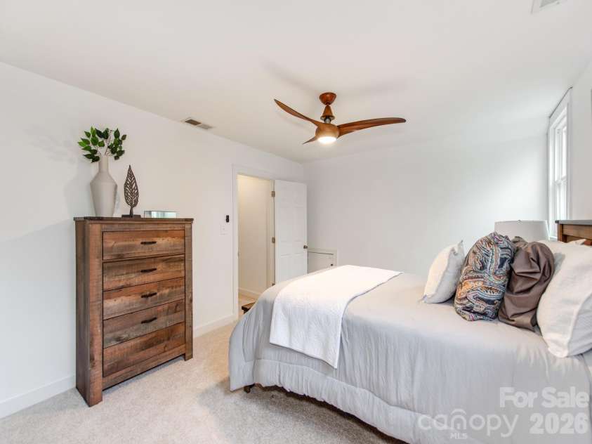 5361 Five Knolls Drive, Charlotte, NC 28226.  MLS# CAR4352496, YatesRealty ID 3498. 