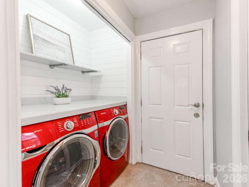 5361 Five Knolls Drive, Charlotte, NC 28226.  MLS# CAR4352496, YatesRealty ID 3498. Laundry