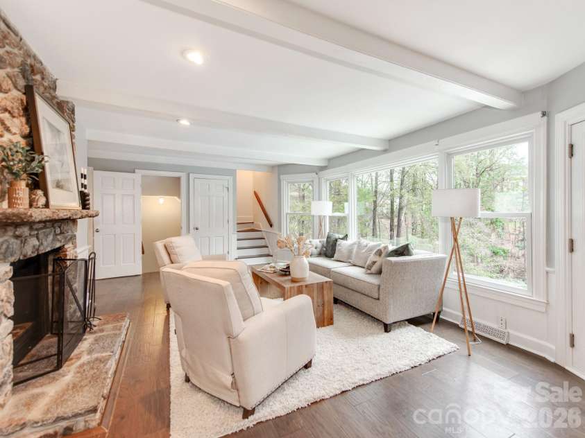 5361 Five Knolls Drive, Charlotte, NC 28226.  MLS# CAR4352496, YatesRealty ID 3498. Living Room 