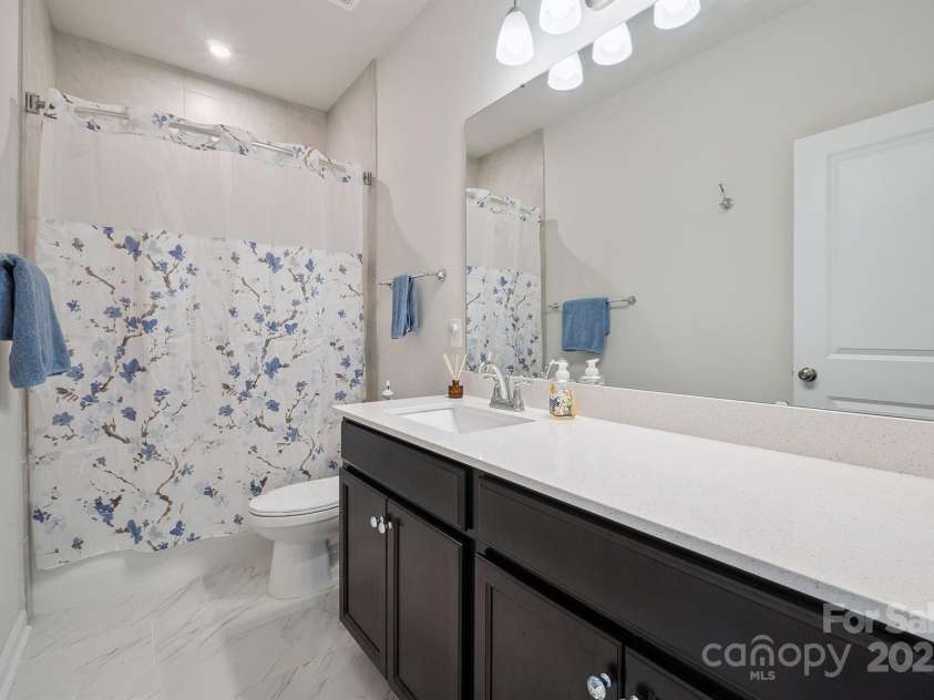 3161 Baines Court, Kannapolis, NC 28081.  MLS# CAR4283103, YatesRealty ID 34980. Full Bath on upper level with tub/shower & tile floors!