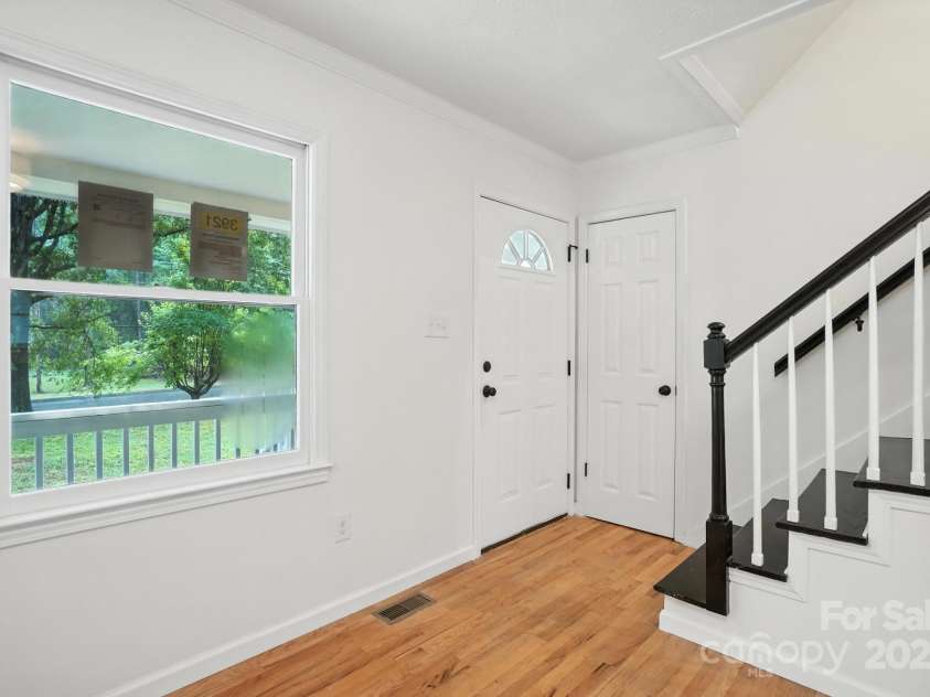 3921 Lake Road, Charlotte, NC 28269.  MLS# CAR4272697, YatesRealty ID 34981. 