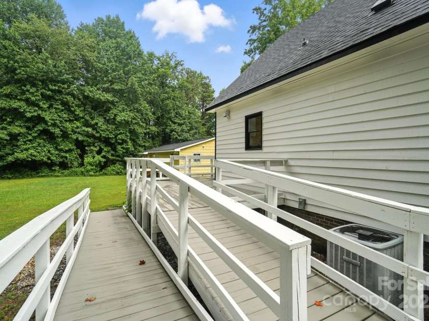 3921 Lake Road, Charlotte, NC 28269.  MLS# CAR4272697, YatesRealty ID 34981. 