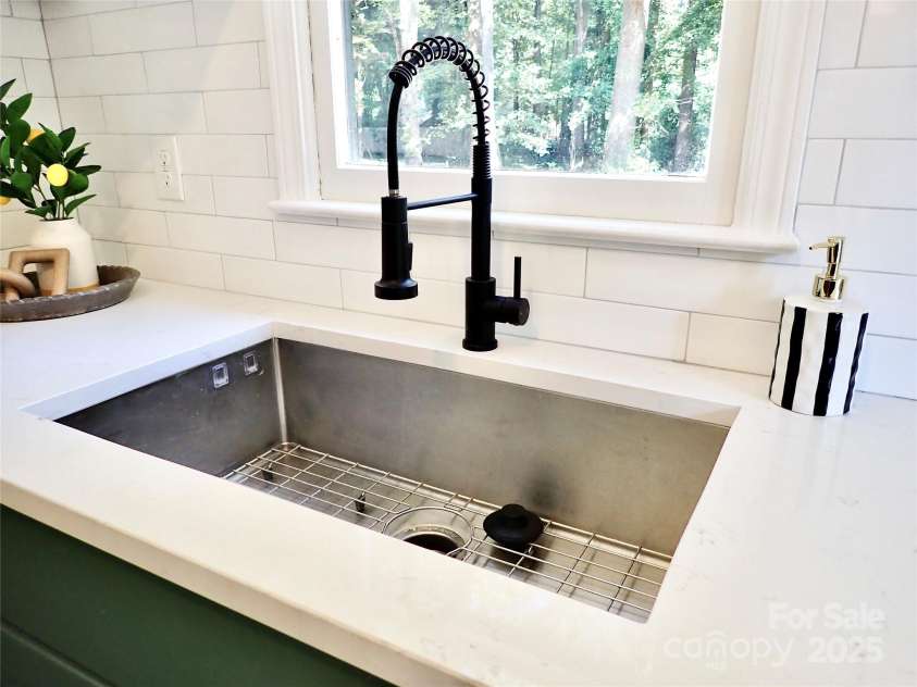 3921 Lake Road, Charlotte, NC 28269.  MLS# CAR4272697, YatesRealty ID 34981. 