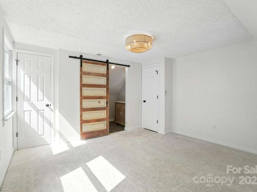 3921 Lake Road, Charlotte, NC 28269.  MLS# CAR4272697, YatesRealty ID 34981. 