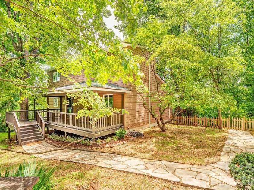 14 High Valley Estates Drive, Alexander, NC 28701.  MLS# CAR4396822, YatesRealty ID 34982. 