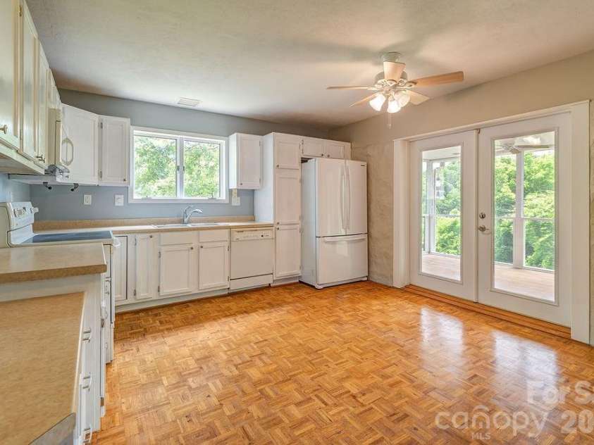 14 High Valley Estates Drive, Alexander, NC 28701.  MLS# CAR4396822, YatesRealty ID 34982. 
