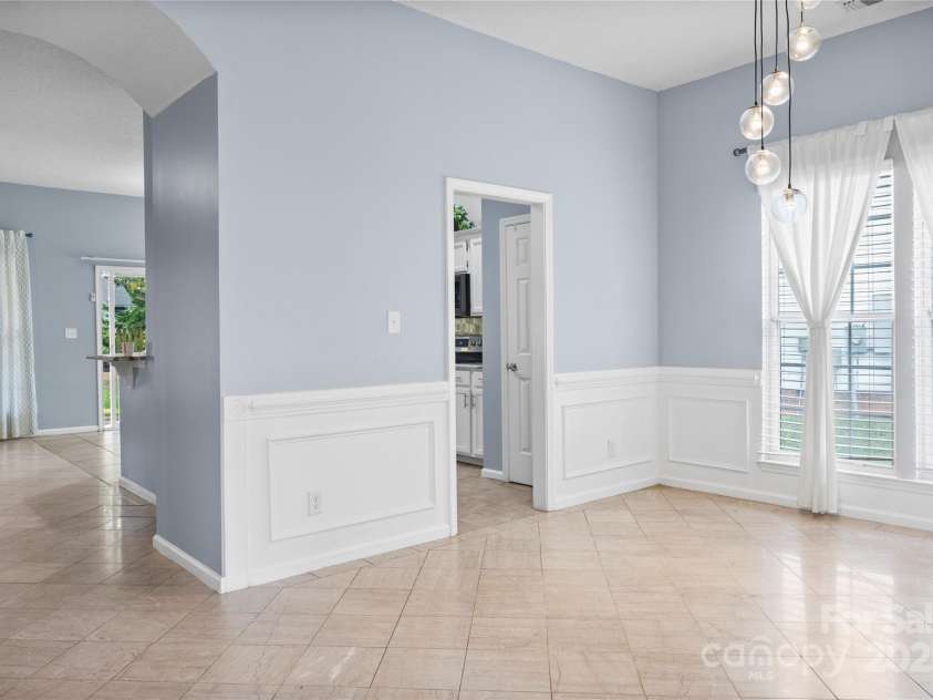 2703 Yarrow Road, Charlotte, NC 28213.  MLS# CAR4286950, YatesRealty ID 34982. 