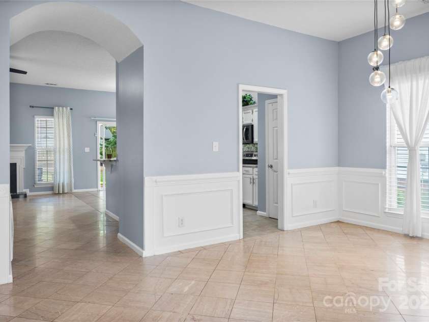 2703 Yarrow Road, Charlotte, NC 28213.  MLS# CAR4286950, YatesRealty ID 34982. 