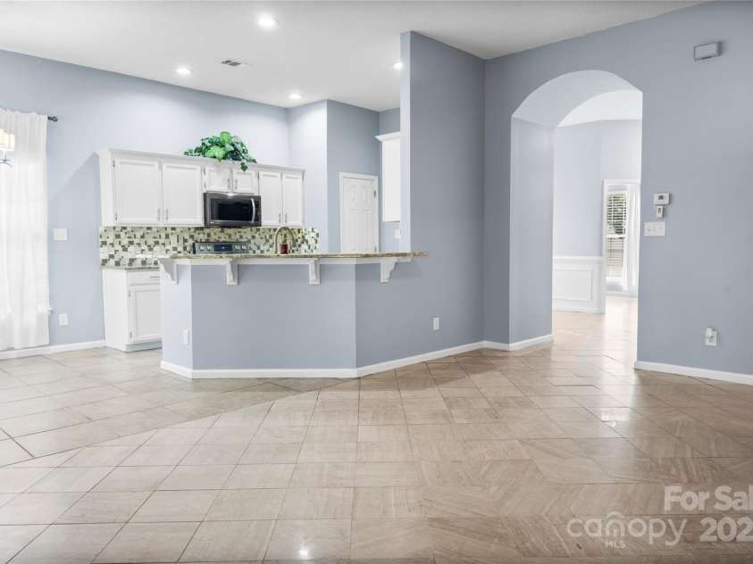 2703 Yarrow Road, Charlotte, NC 28213.  MLS# CAR4286950, YatesRealty ID 34982. 