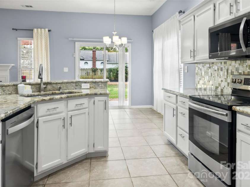 2703 Yarrow Road, Charlotte, NC 28213.  MLS# CAR4286950, YatesRealty ID 34982. 