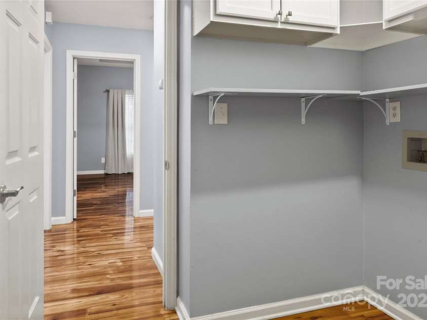 2703 Yarrow Road, Charlotte, NC 28213.  MLS# CAR4286950, YatesRealty ID 34982. 