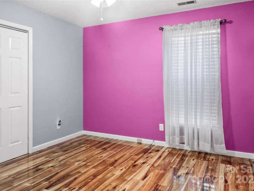 2703 Yarrow Road, Charlotte, NC 28213.  MLS# CAR4286950, YatesRealty ID 34982. 