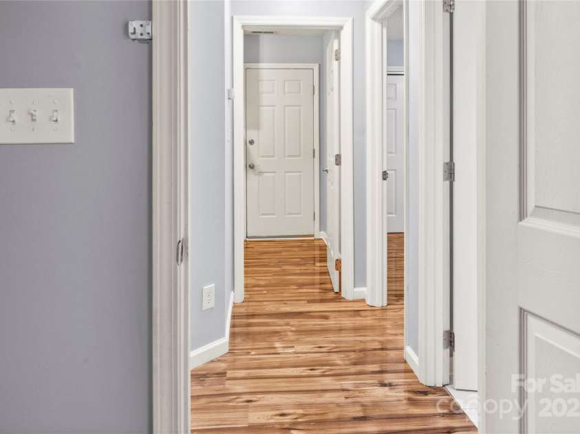 2703 Yarrow Road, Charlotte, NC 28213.  MLS# CAR4286950, YatesRealty ID 34982. 