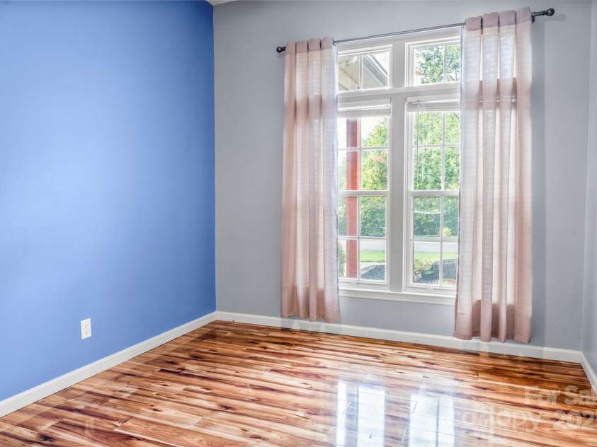 2703 Yarrow Road, Charlotte, NC 28213.  MLS# CAR4286950, YatesRealty ID 34982. 