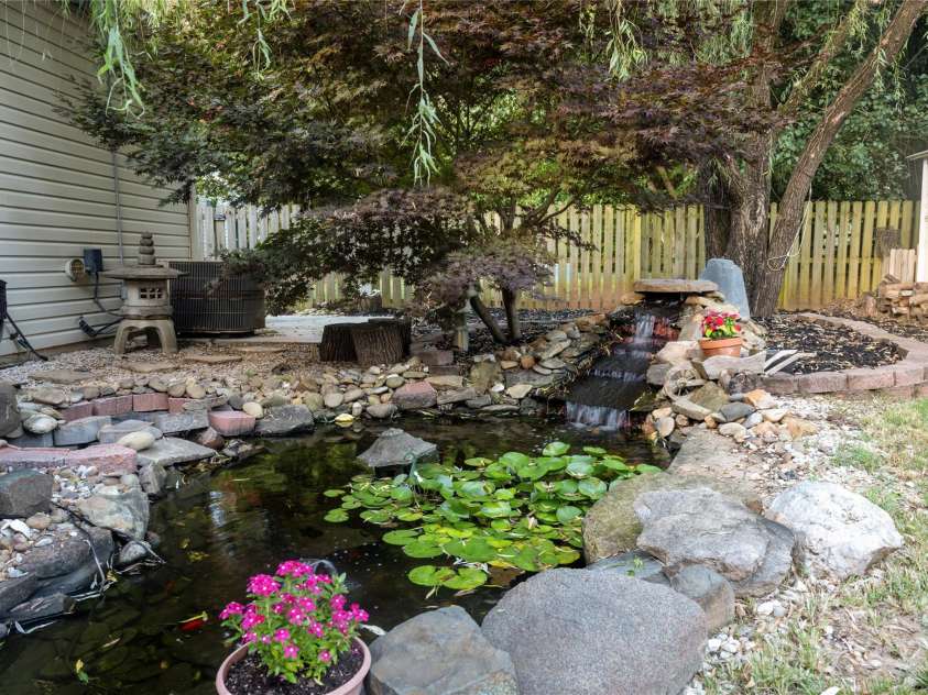 2703 Yarrow Road, Charlotte, NC 28213.  MLS# CAR4286950, YatesRealty ID 34982. 