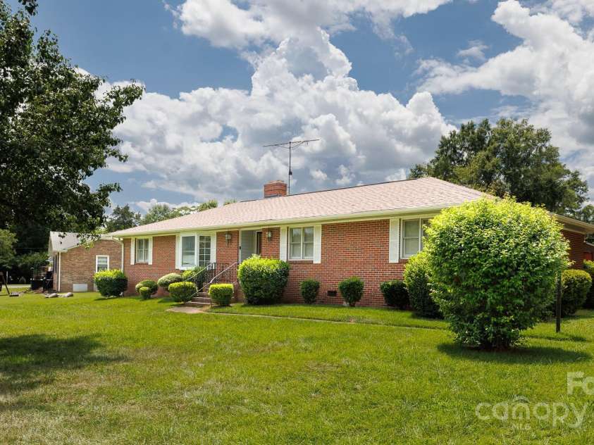 1447 Sullivan Street, Rock Hill, SC 29730.  MLS# CAR4283543, YatesRealty ID 34983. 