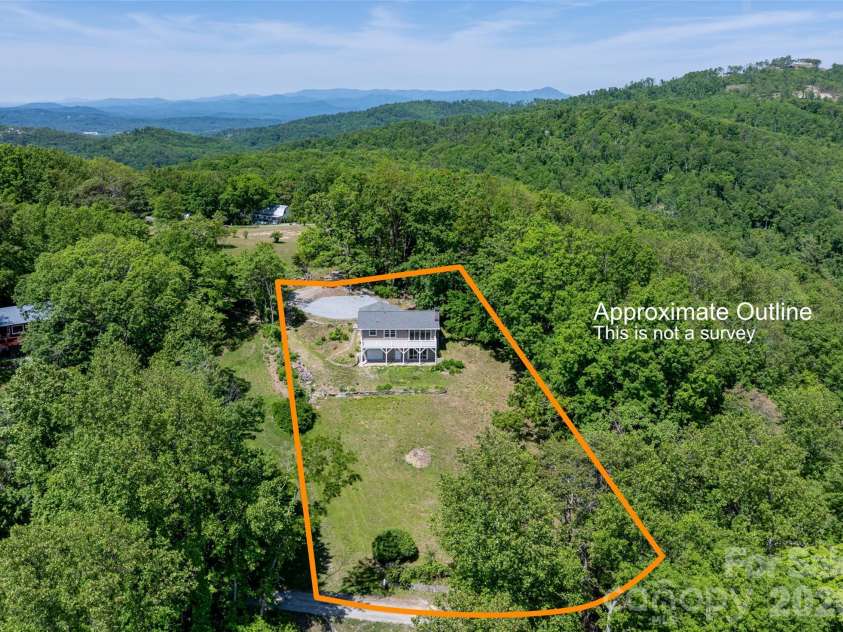 69 Milburn Lane, Hendersonville, NC 28792.  MLS# CAR4383006, YatesRealty ID 34983. Approximate lot lines