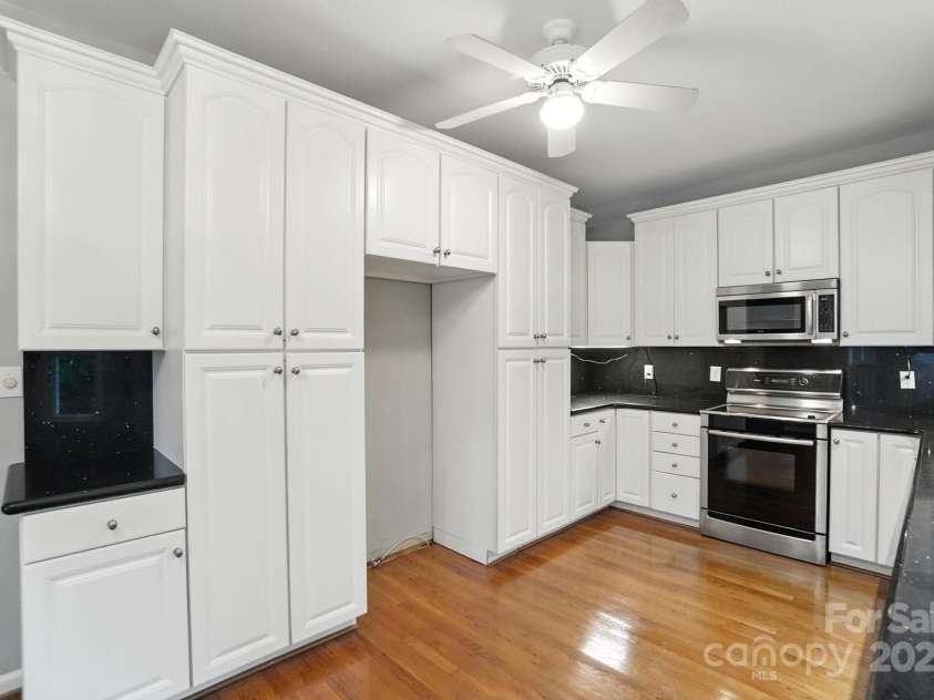 15126 Stonegreen Lane, Huntersville, NC 28078.  MLS# CAR4285893, YatesRealty ID 34984. 