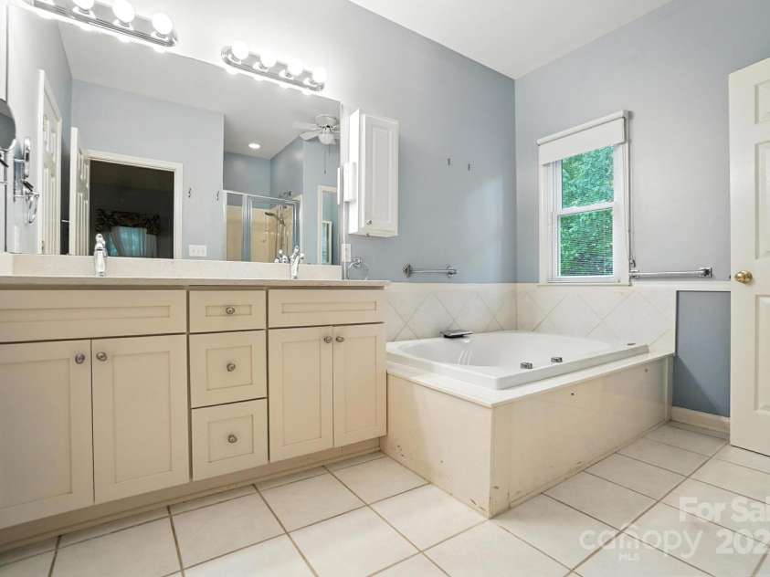 15126 Stonegreen Lane, Huntersville, NC 28078.  MLS# CAR4285893, YatesRealty ID 34984. 