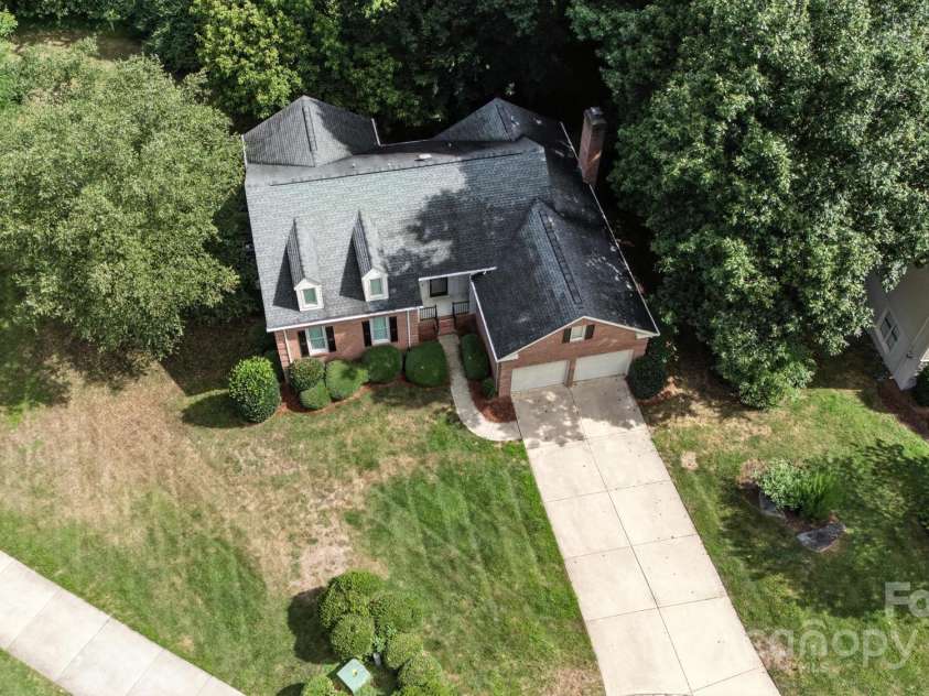 15126 Stonegreen Lane, Huntersville, NC 28078.  MLS# CAR4285893, YatesRealty ID 34984. 