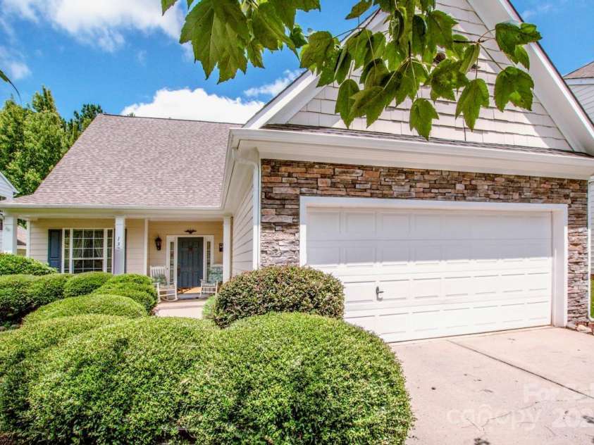 132 Riding Trail, Mooresville, NC 28117.  MLS# CAR4288713, YatesRealty ID 34986. 