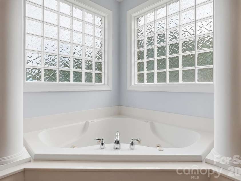 507 Five Leaf Lane, Waxhaw, NC 28173.  MLS# CAR4393433, YatesRealty ID 34986. 