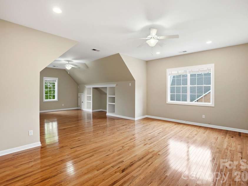 507 Five Leaf Lane, Waxhaw, NC 28173.  MLS# CAR4393433, YatesRealty ID 34986. Bonus on the second floor