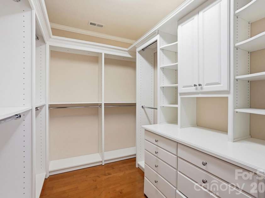 507 Five Leaf Lane, Waxhaw, NC 28173.  MLS# CAR4393433, YatesRealty ID 34986. Primary closet