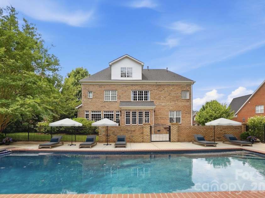 507 Five Leaf Lane, Waxhaw, NC 28173.  MLS# CAR4393433, YatesRealty ID 34986. Salt Water Pool