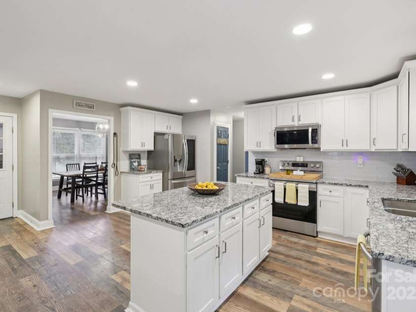 798 Pinehaven Circle, Clover, SC 29710.  MLS# CAR4290478, YatesRealty ID 34987. 