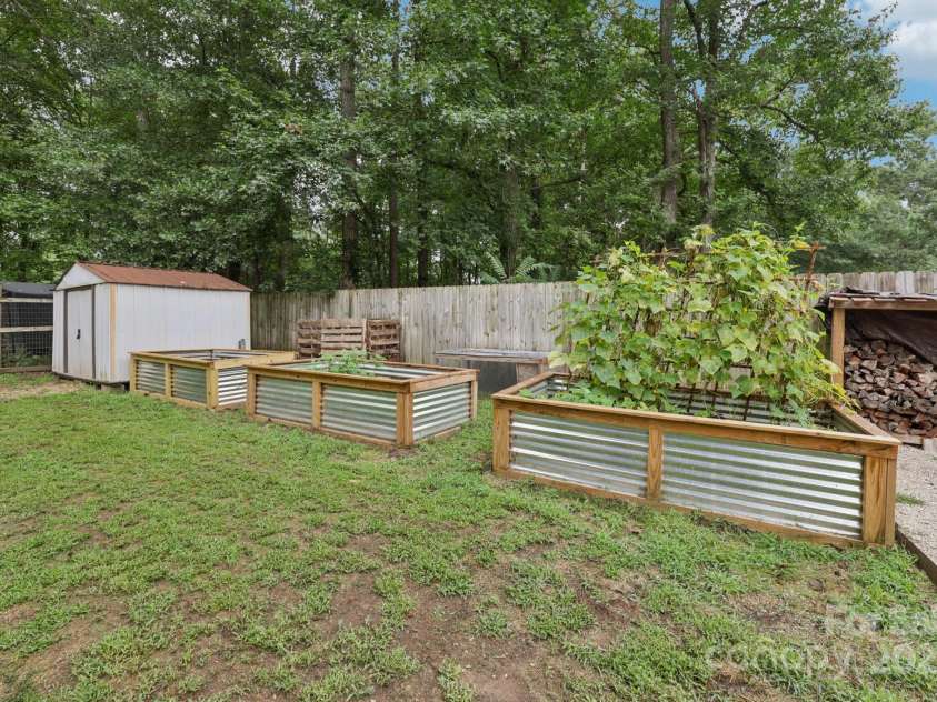 798 Pinehaven Circle, Clover, SC 29710.  MLS# CAR4290478, YatesRealty ID 34987. 