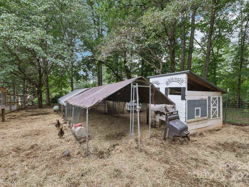 798 Pinehaven Circle, Clover, SC 29710.  MLS# CAR4290478, YatesRealty ID 34987. 