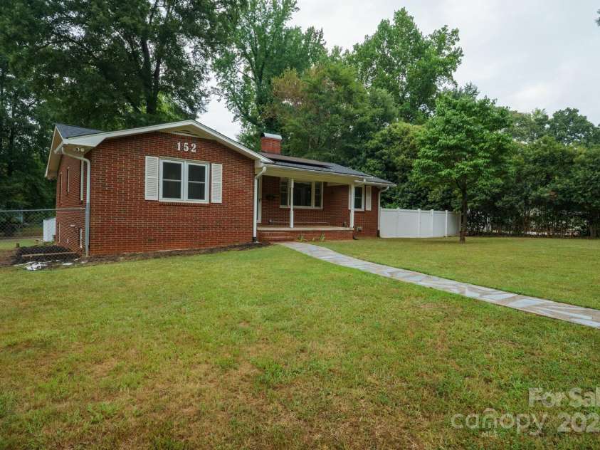 152 Phifer Avenue, Concord, NC 28025.  MLS# CAR4293318, YatesRealty ID 34988. 