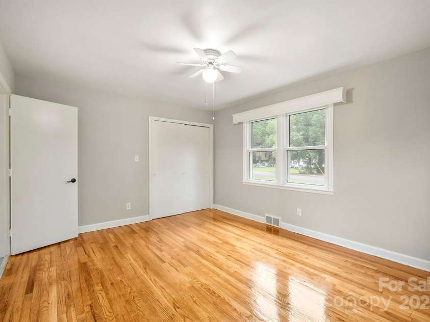 152 Phifer Avenue, Concord, NC 28025.  MLS# CAR4293318, YatesRealty ID 34988. 