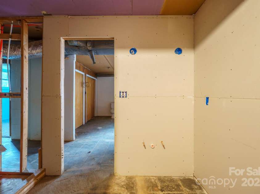 152 Phifer Avenue, Concord, NC 28025.  MLS# CAR4293318, YatesRealty ID 34988. 