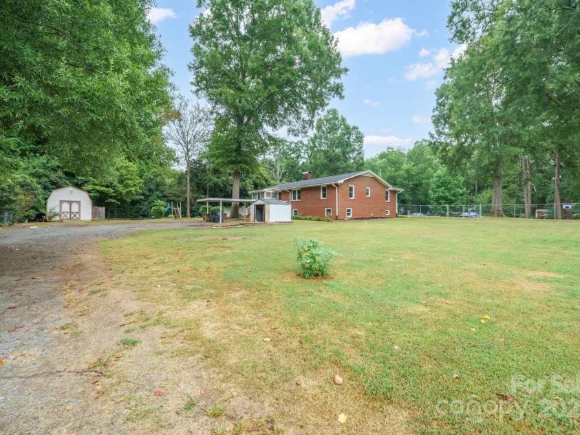 152 Phifer Avenue, Concord, NC 28025.  MLS# CAR4293318, YatesRealty ID 34988. 