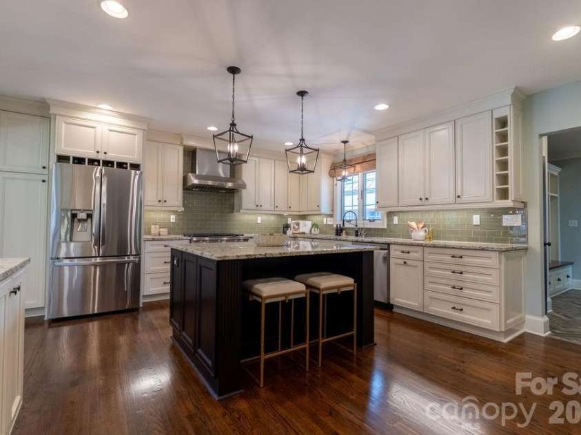 3335 Providence Road, Charlotte, NC 28211.  MLS# CAR4370866, YatesRealty ID 34988. 
