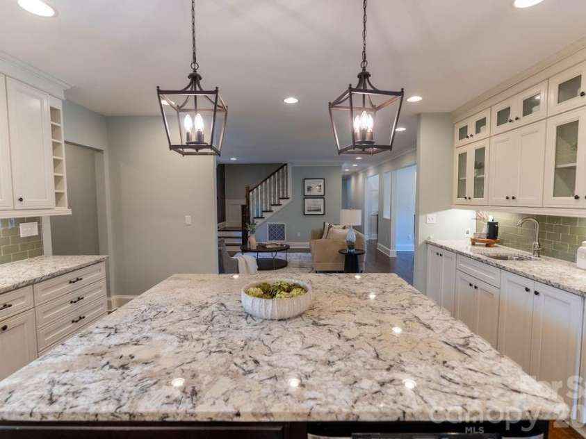 3335 Providence Road, Charlotte, NC 28211.  MLS# CAR4370866, YatesRealty ID 34988. 