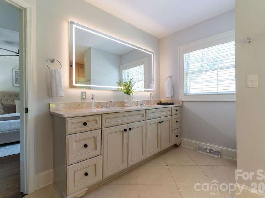 3335 Providence Road, Charlotte, NC 28211.  MLS# CAR4370866, YatesRealty ID 34988. 