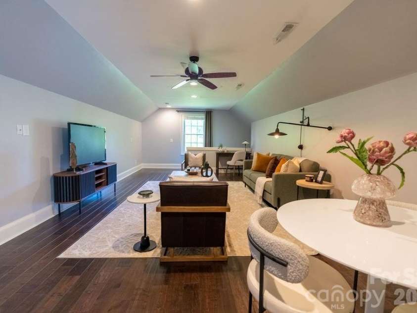 3335 Providence Road, Charlotte, NC 28211.  MLS# CAR4370866, YatesRealty ID 34988. 
