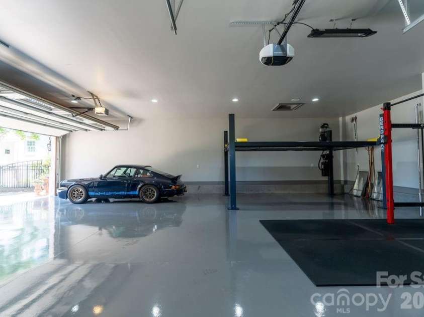 3335 Providence Road, Charlotte, NC 28211.  MLS# CAR4370866, YatesRealty ID 34988. Oversized 5+ car garage