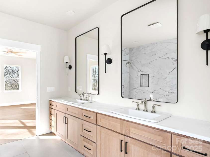 296 Carriage Summitt Way, Hendersonville, NC 28791.  MLS# CAR4325978, YatesRealty ID 3499. 