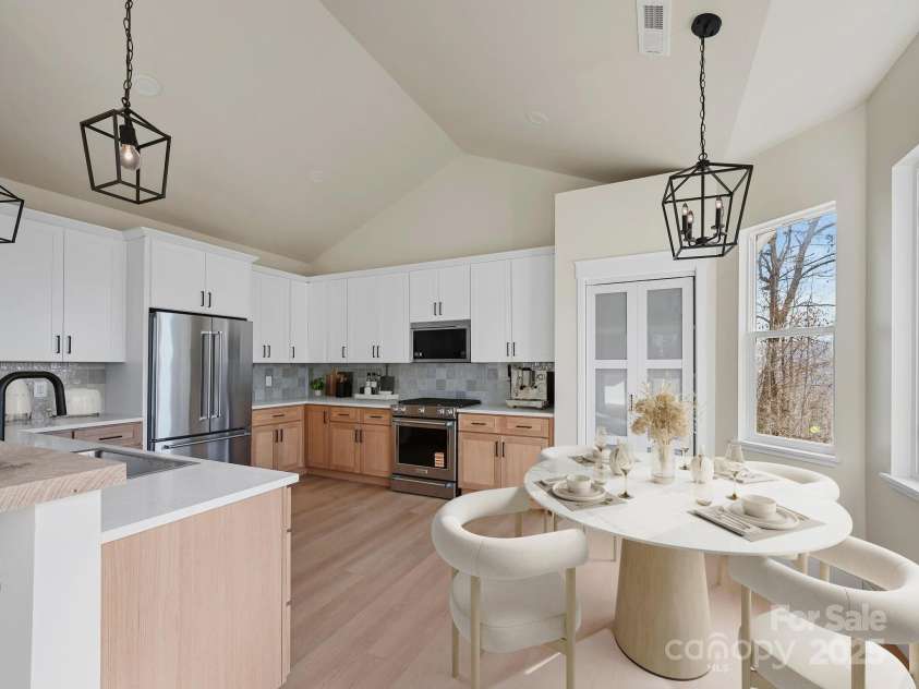 296 Carriage Summitt Way, Hendersonville, NC 28791.  MLS# CAR4325978, YatesRealty ID 3499. Digitally Staged