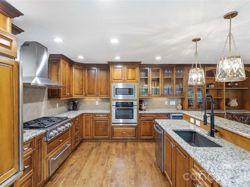 16121 Tana Tea Circle, Tega Cay, SC 29708.  MLS# CAR4381341, YatesRealty ID 34991. 