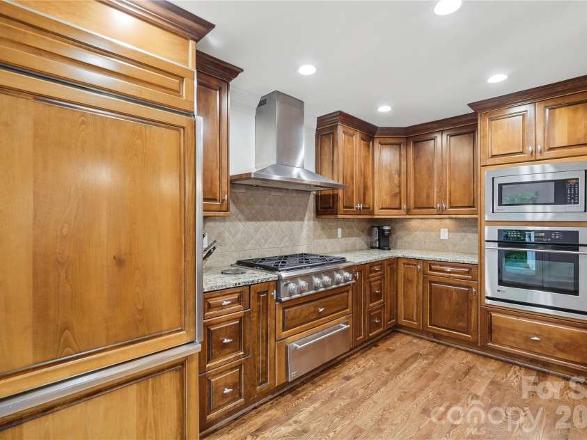 16121 Tana Tea Circle, Tega Cay, SC 29708.  MLS# CAR4381341, YatesRealty ID 34991. 
